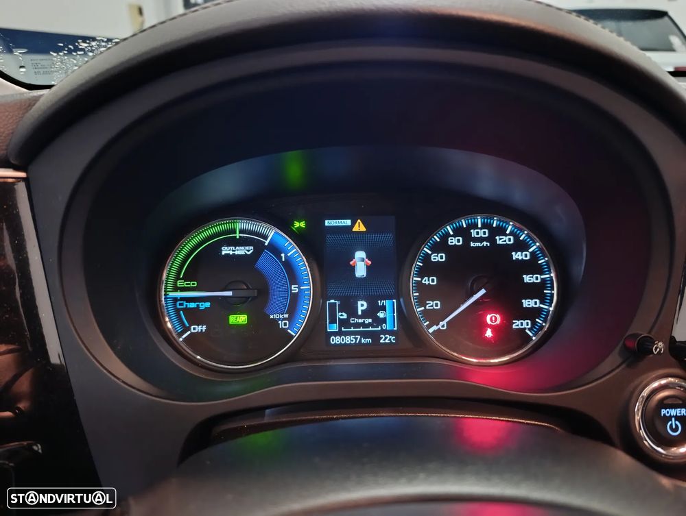 Mitsubishi Outlander - 8