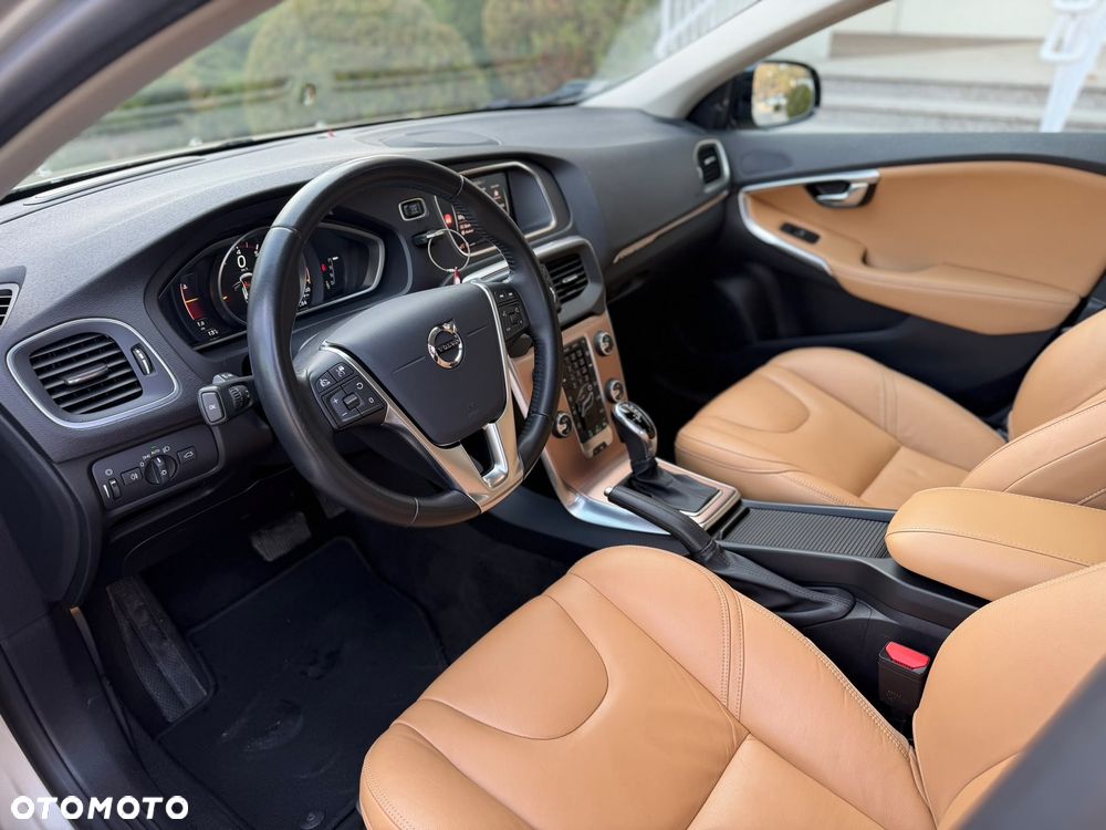 Volvo V40 Cross Country - 7