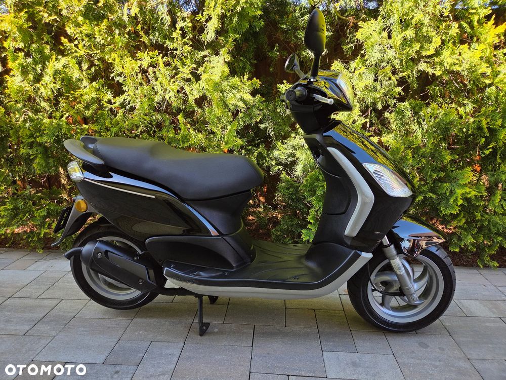 Piaggio FLY - 2