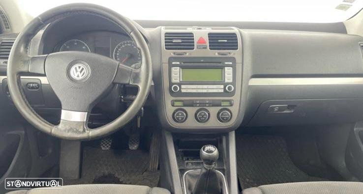 VW Golf 2.0 TDi Confortline - 8