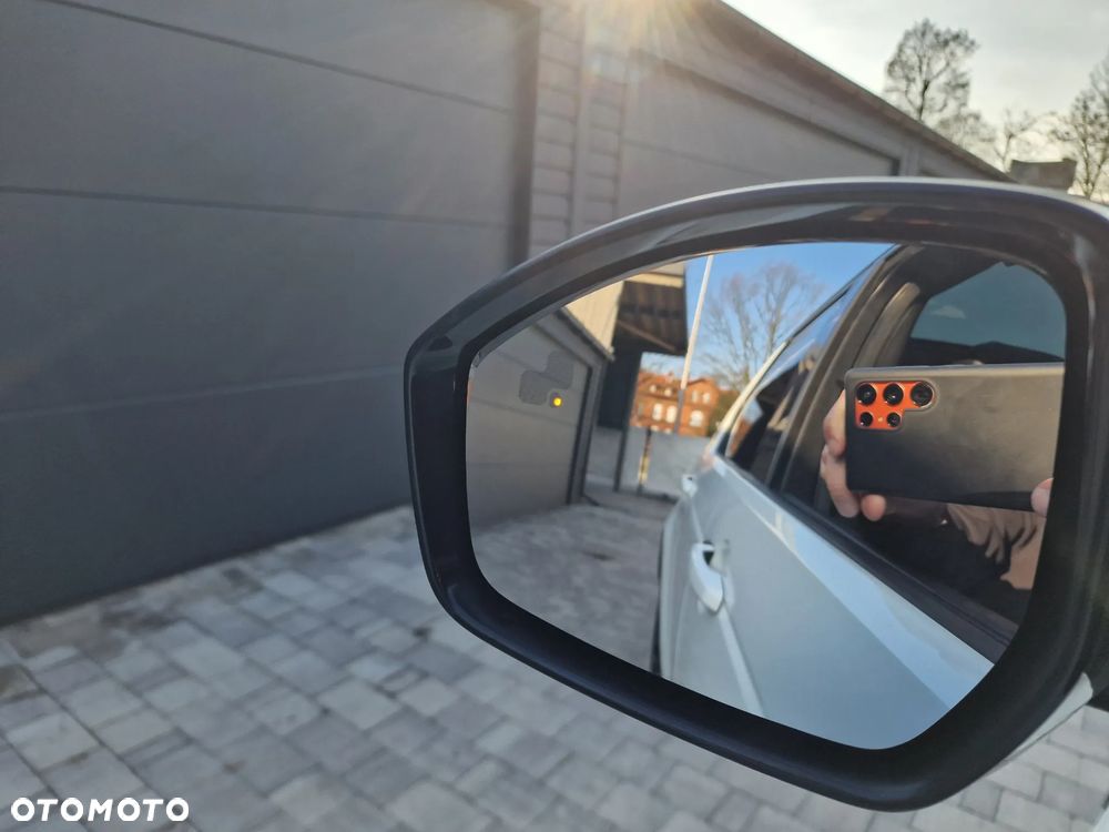 Land Rover Discovery Sport TD4 SkyView Edition - 26