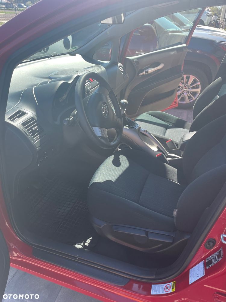 Toyota Auris 1.6 Sol - 9