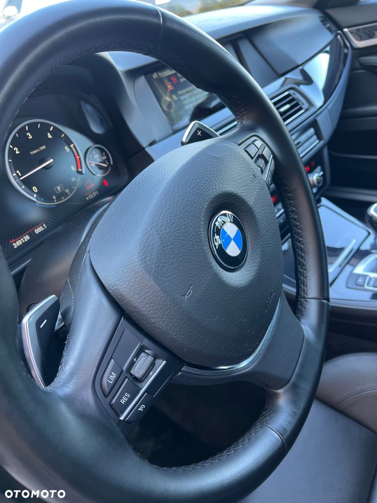 BMW Seria 5 525d xDrive Sport-Aut Modern Line - 17