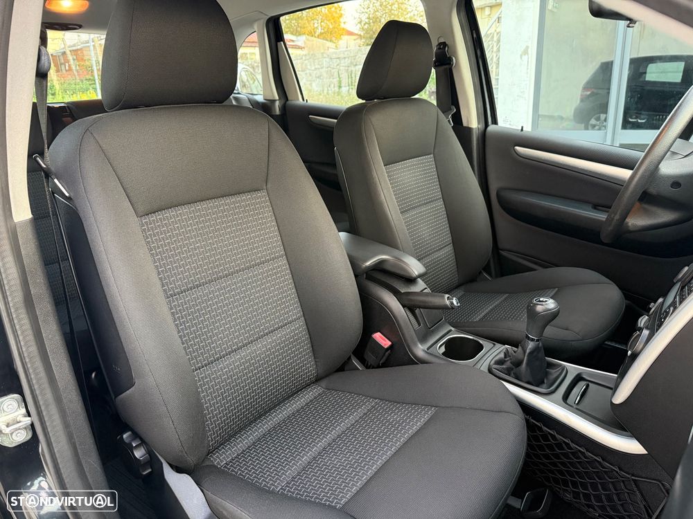 Mercedes-Benz A 160 Elegance BlueEfficiency - 13