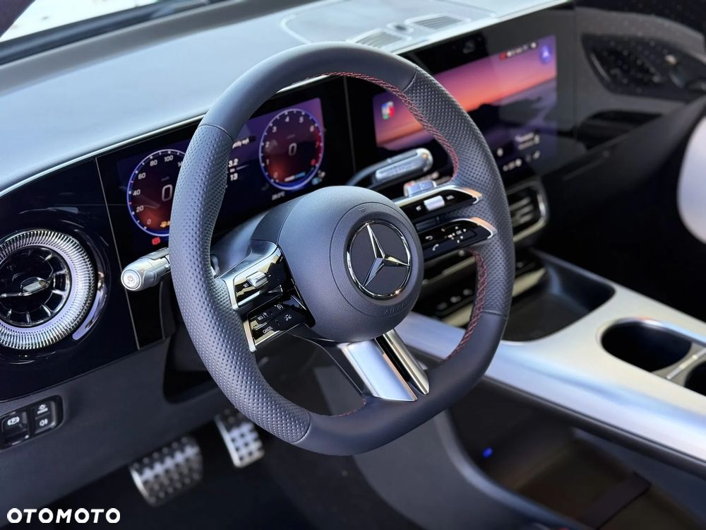 Mercedes-Benz GLB - 26
