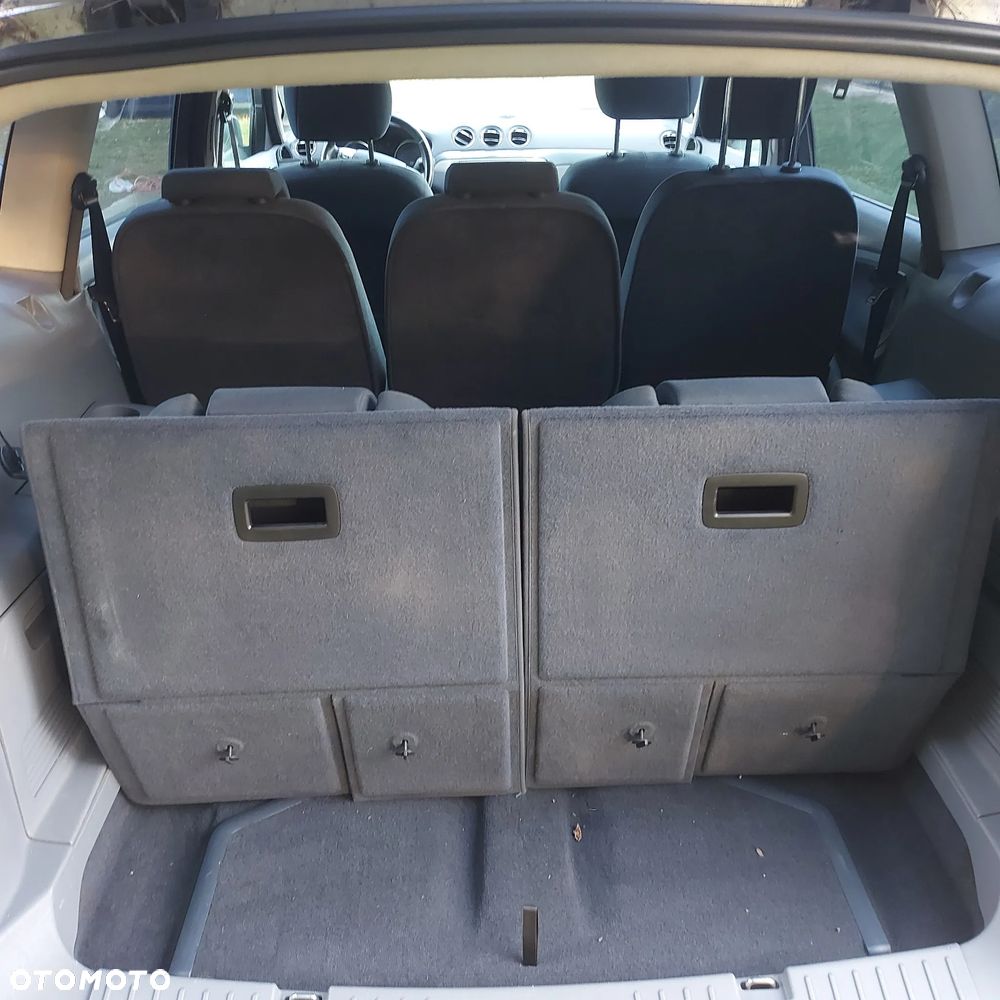 Ford S-Max - 13