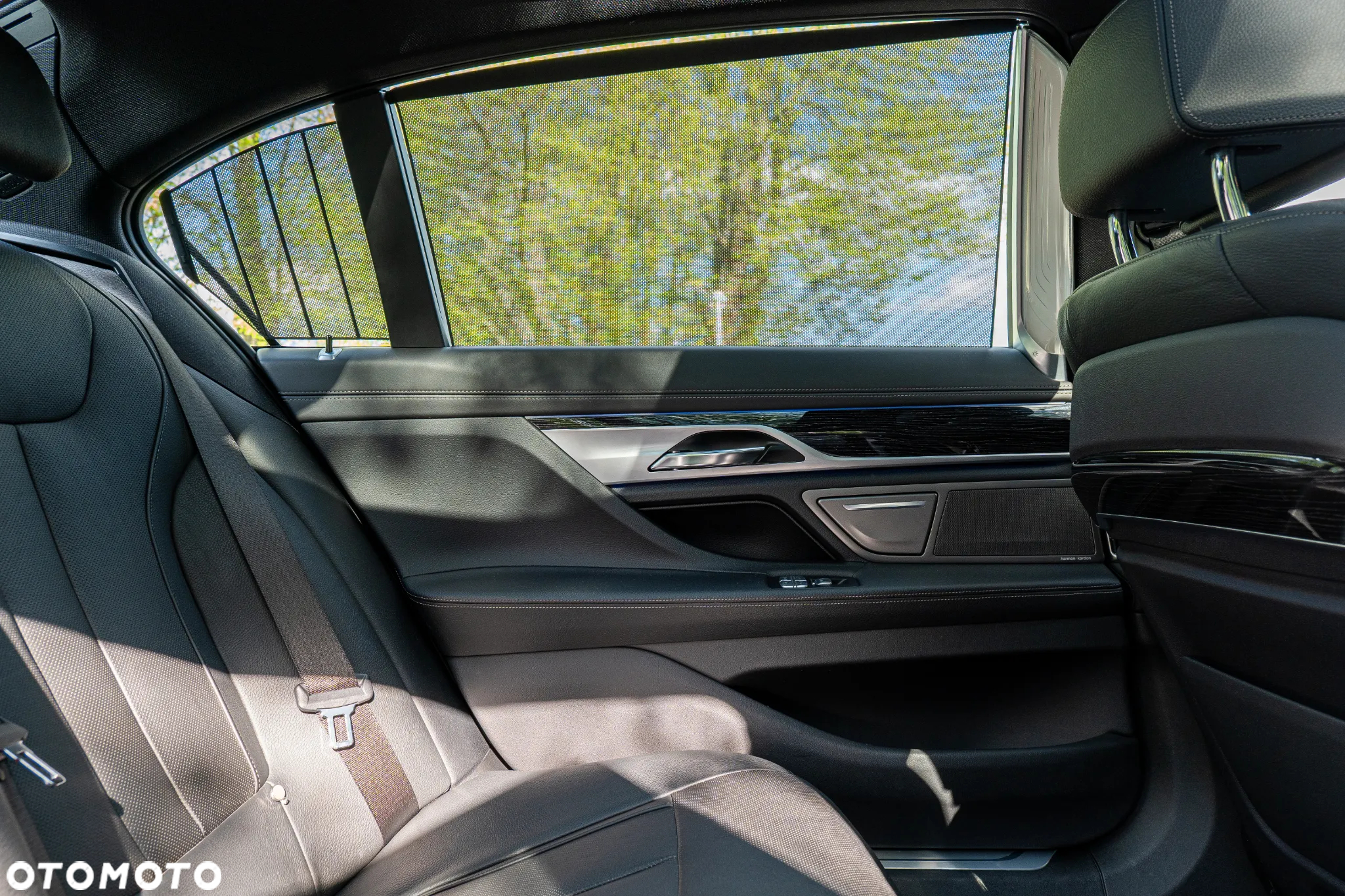 BMW Seria 7 740Li - 37
