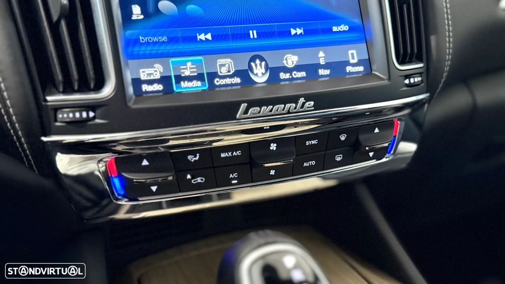 Maserati Levante S Q4 - 23