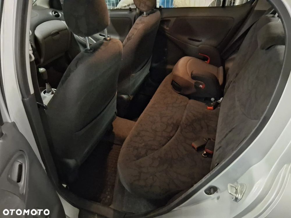 Toyota Yaris 1.4 D-4D Terra - 4
