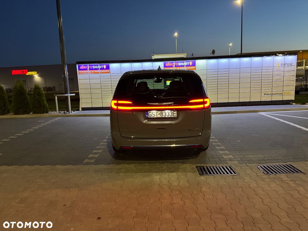 Chrysler Pacifica - 8