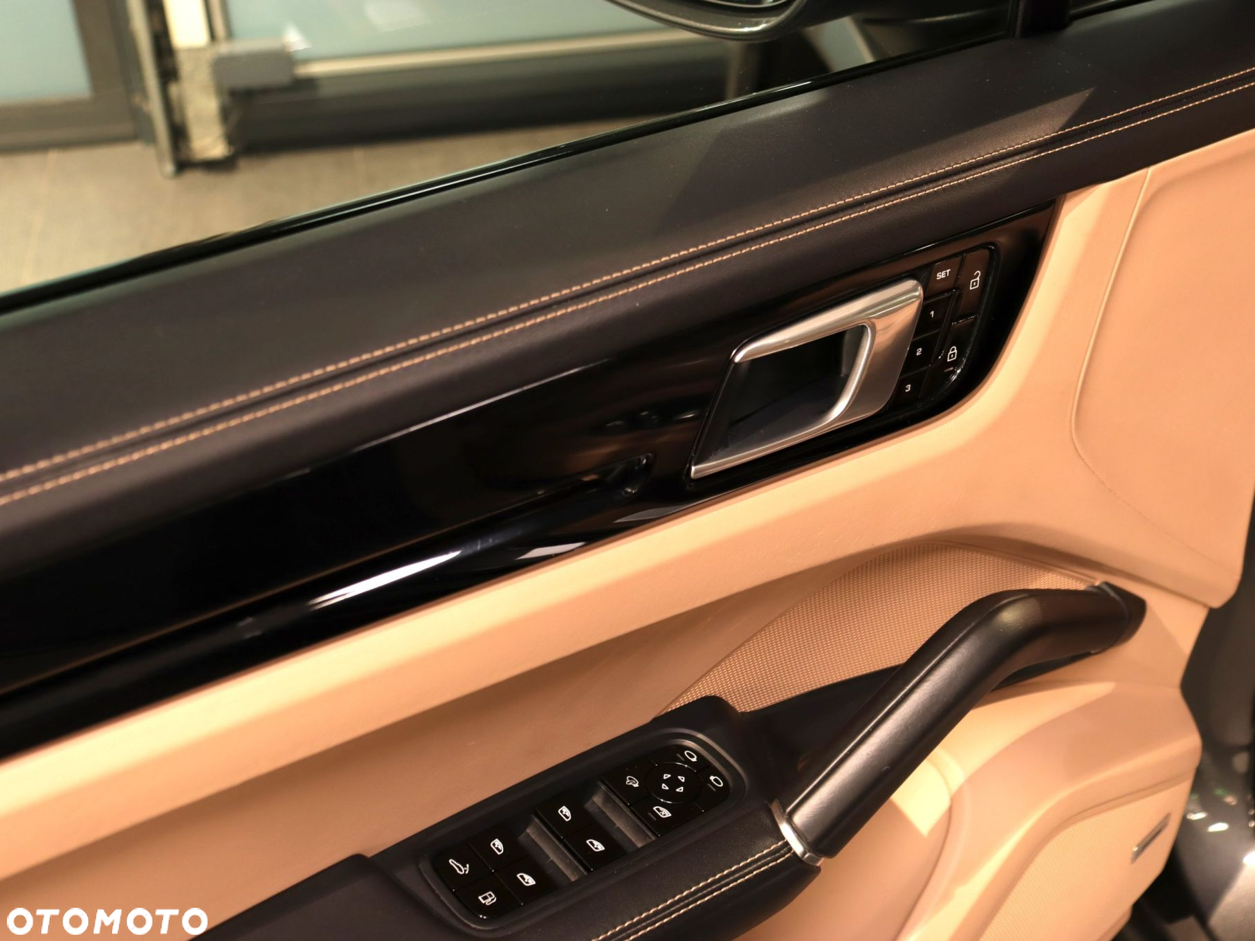 Porsche Cayenne - 22