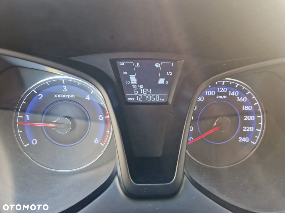 Hyundai ix20 1.6 CRDi blue YES Gold - 12