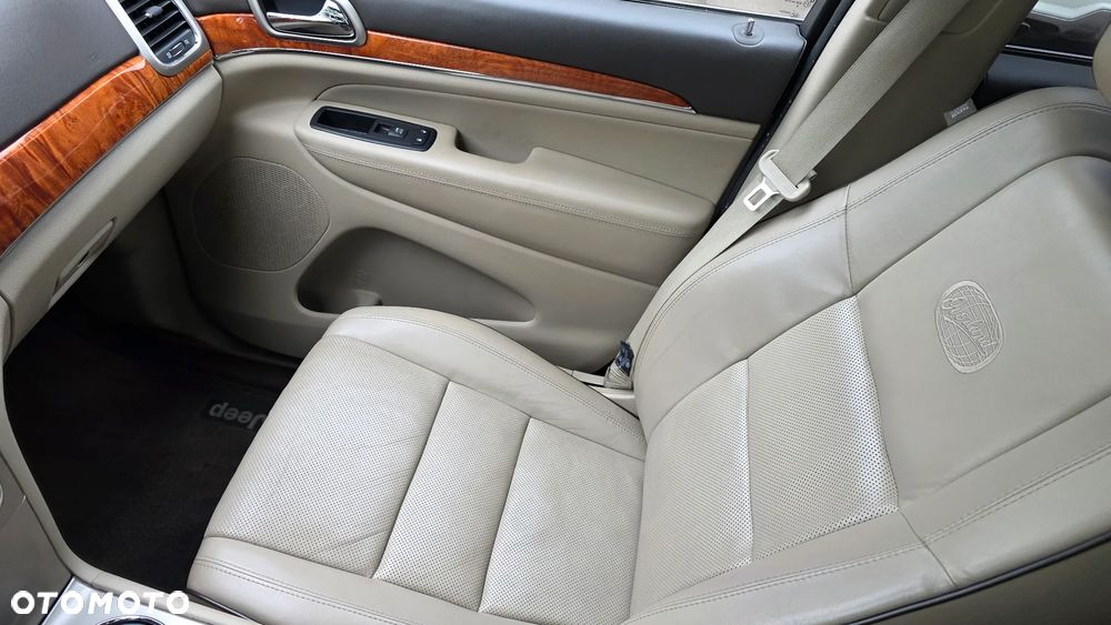 Jeep Grand Cherokee - 13