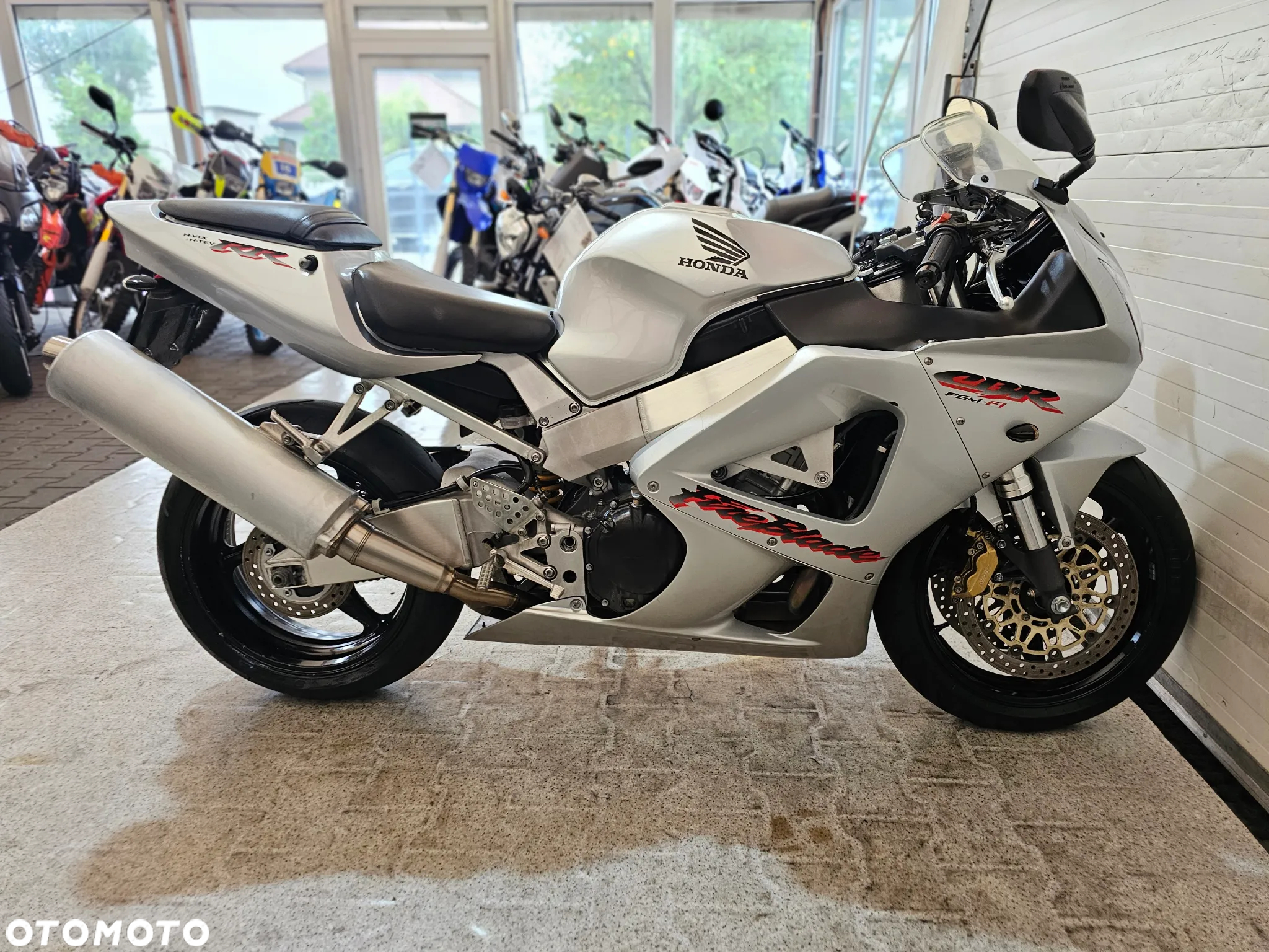 Honda CBR - 25