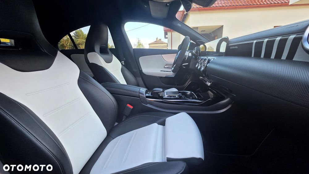 Mercedes-Benz CLA AMG 35 4Matic B AMG Speedshift 7G-DCT - 28