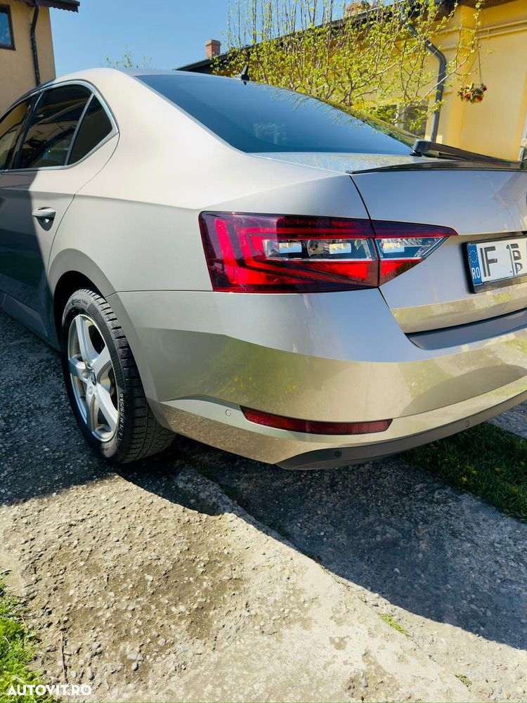 Skoda Superb 1.6 TDI DSG Ambition - 5
