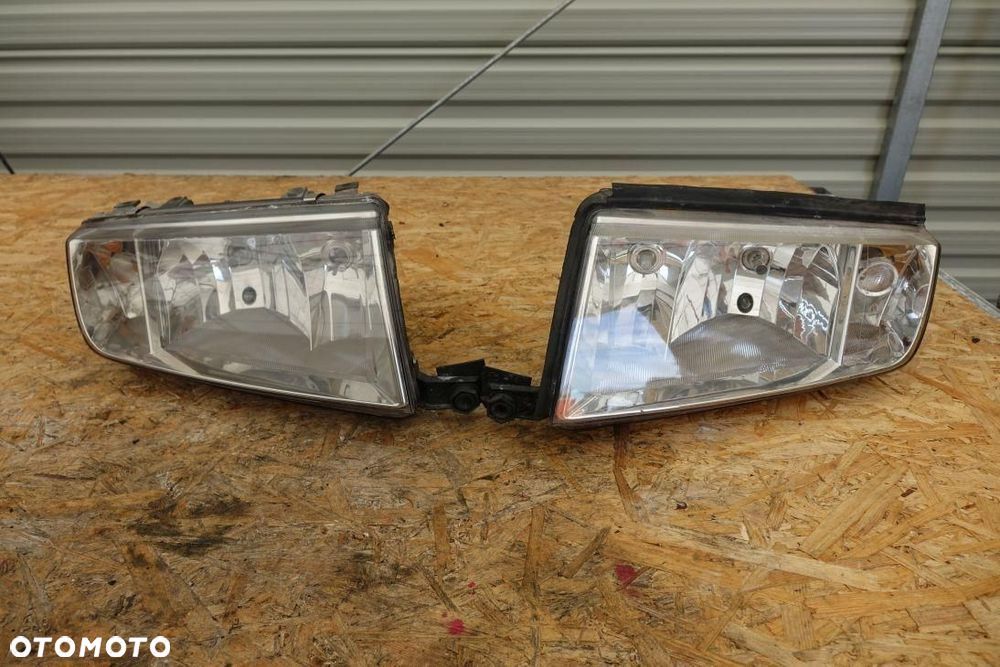 REFLEKTOR 2 LAMPY PRZÓD LEWA PRAWA EUROPA SKODA FABIA I 1 123131EEE - 1