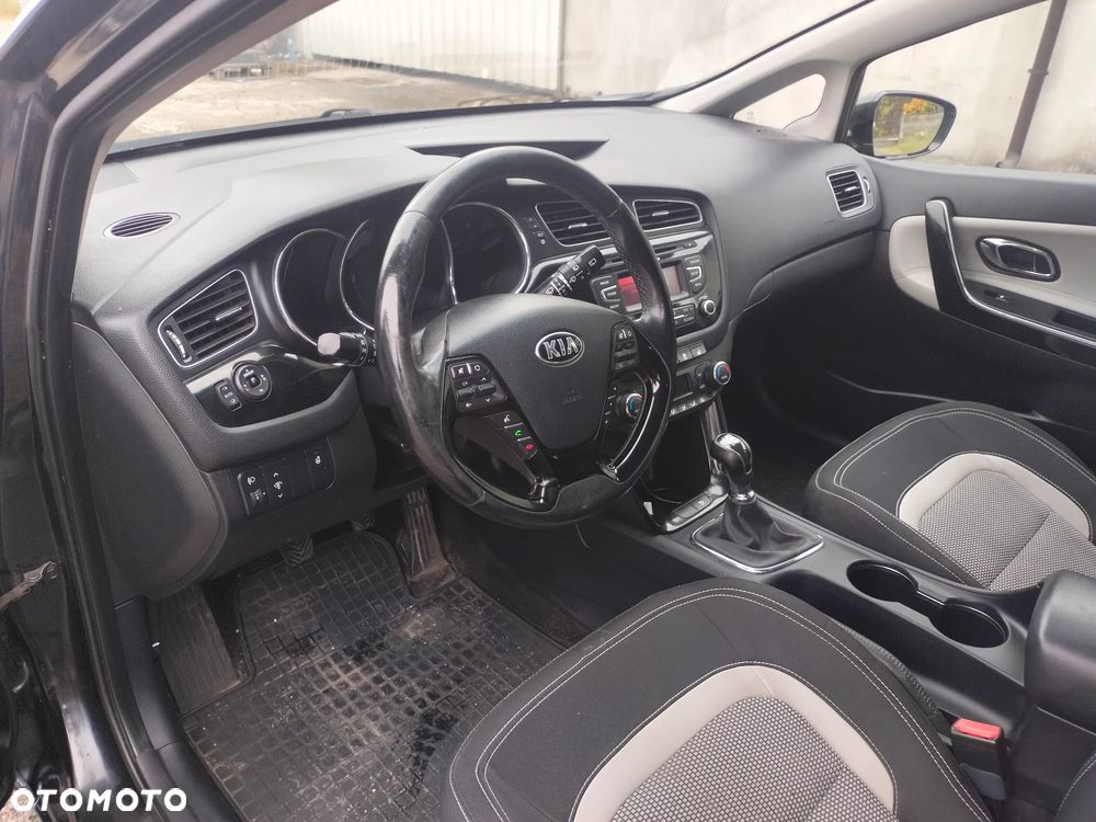 Kia Ceed - 25