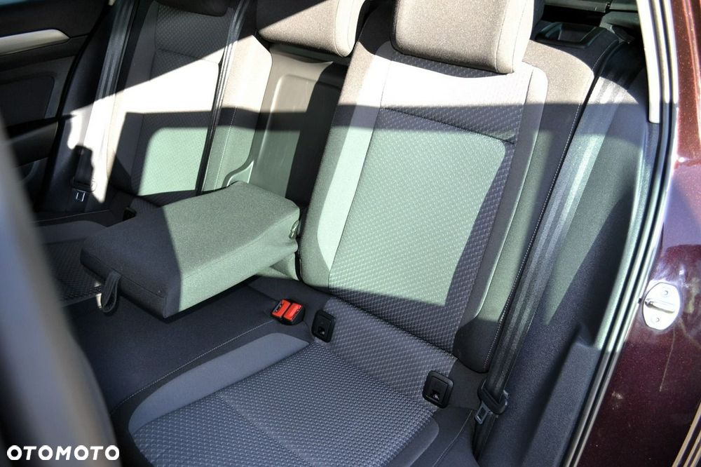 Volkswagen Passat - 34