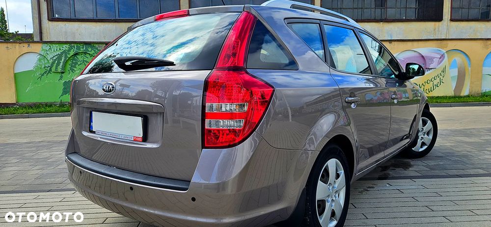 Kia Ceed - 4