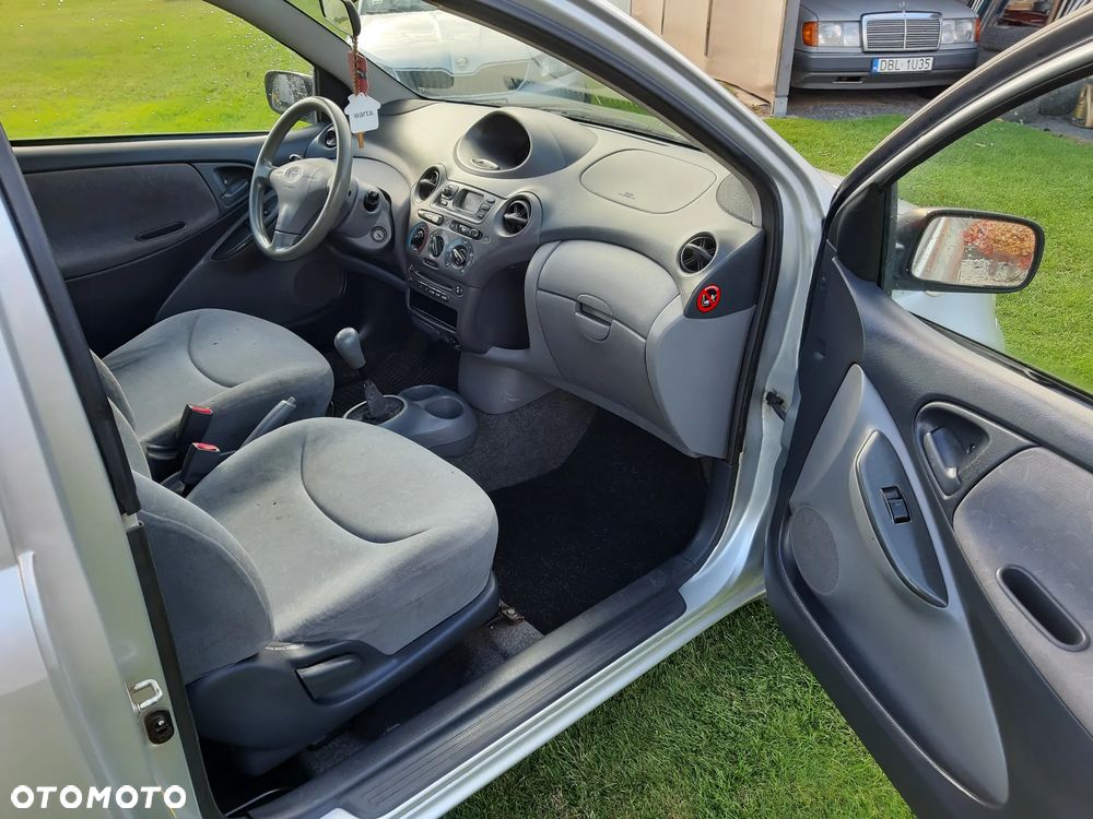Toyota Yaris - 7