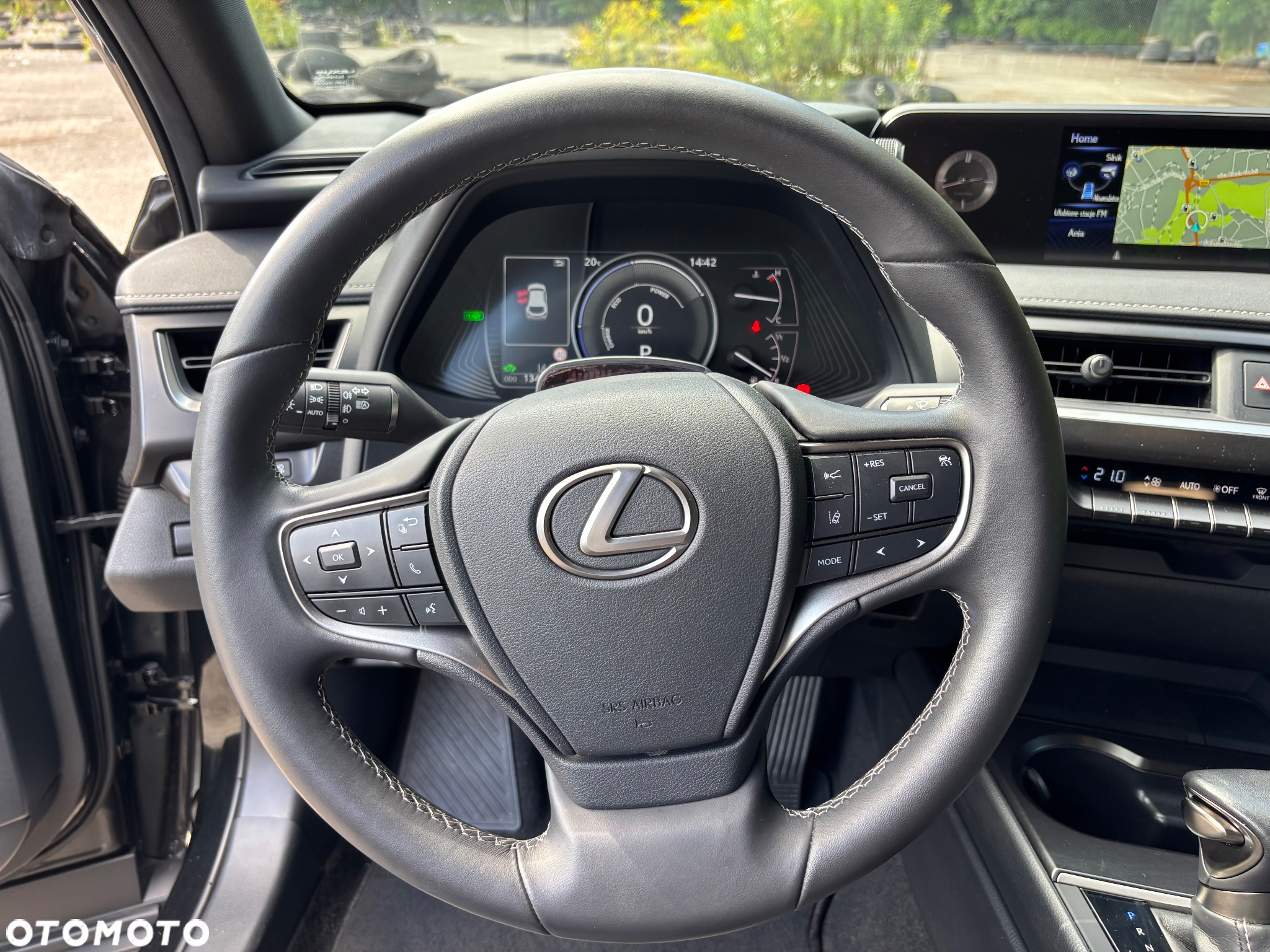 Lexus UX 250h Business Edition - 14