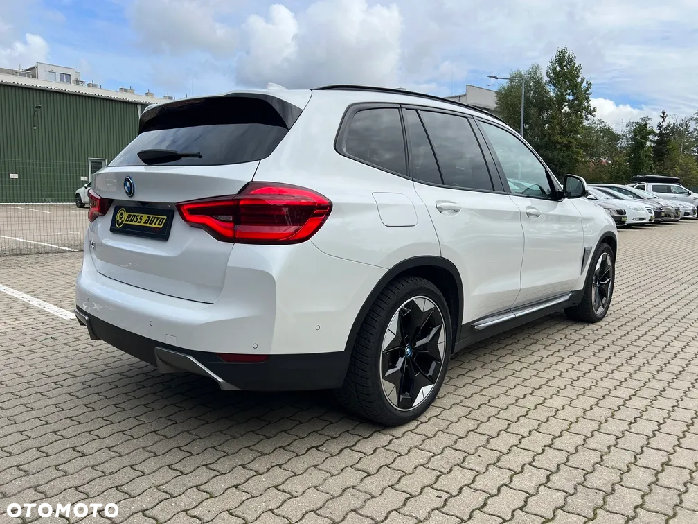 BMW iX3 Standard - 8