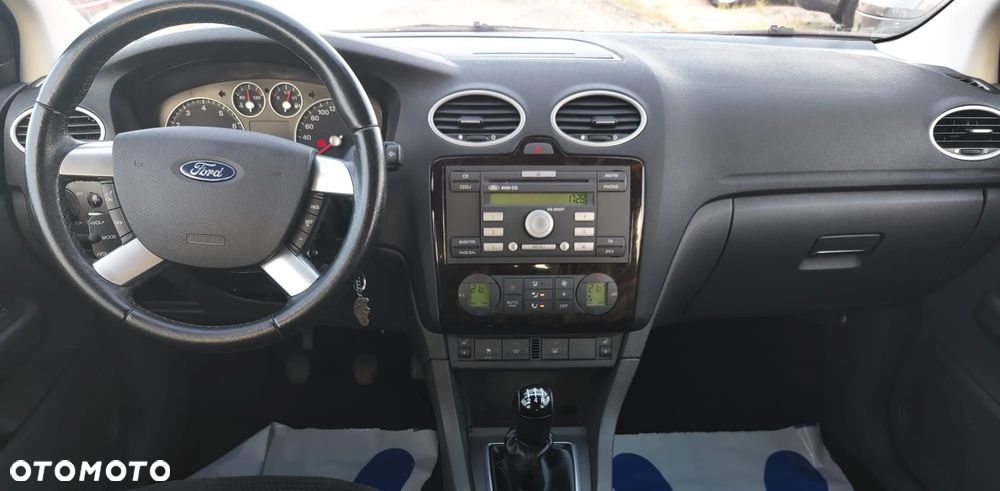 Ford Focus 1.6 Ghia - 7