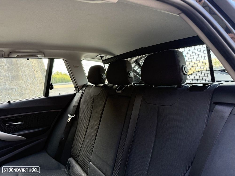 BMW 320 d Touring LifeStyle - 18