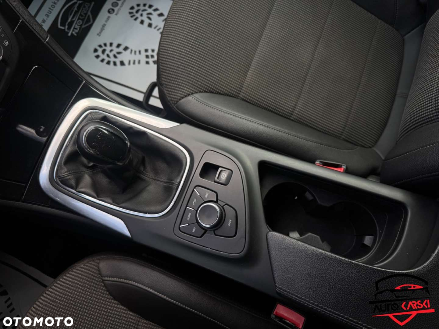 Opel Insignia - 17