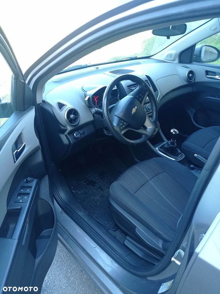 Chevrolet Aveo 1.4 16V LT - 9