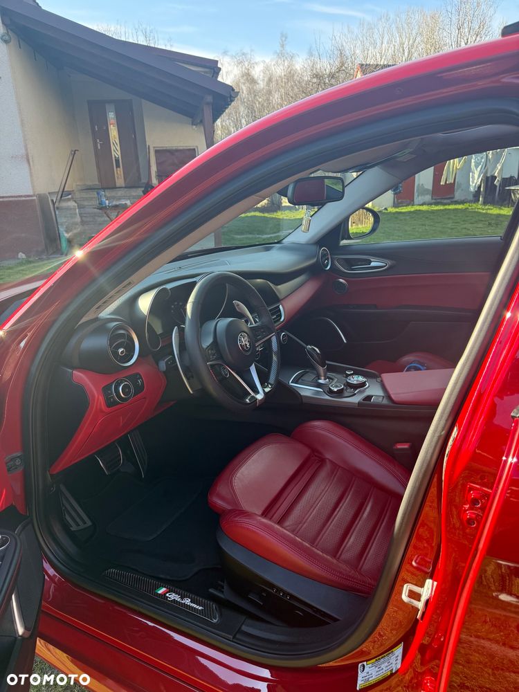 Alfa Romeo Giulia 2.0 Turbo 16V AT8-Q4 Veloce Ti - 9