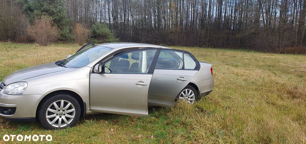 Volkswagen Jetta 1.6 FSI Comfortline - 13