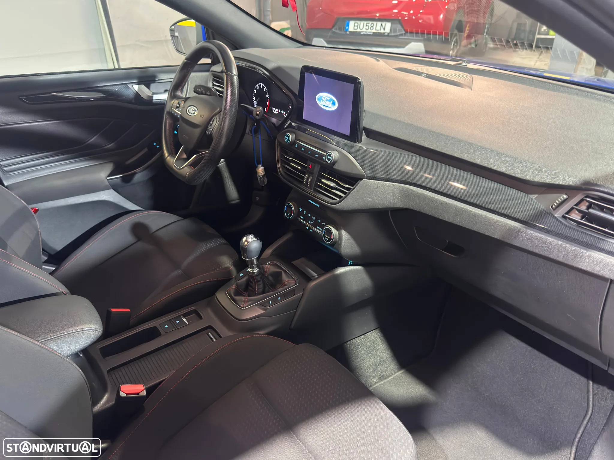 Ford Focus 1.0 EcoBoost MHEV ST-Line - 19
