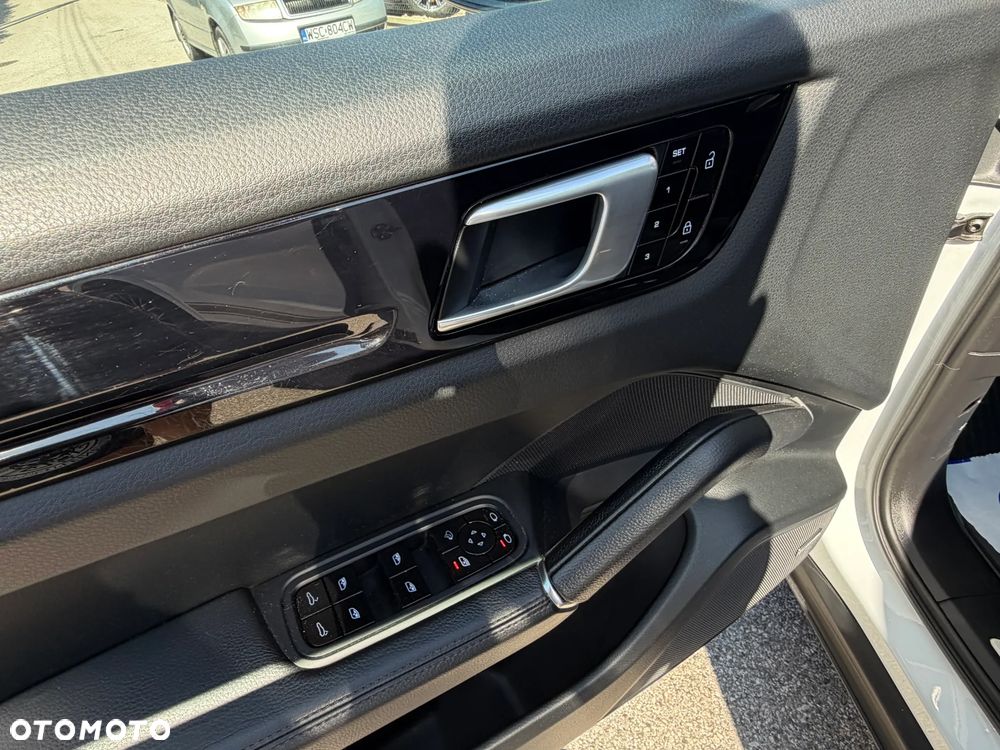 Porsche Cayenne Standard - 28