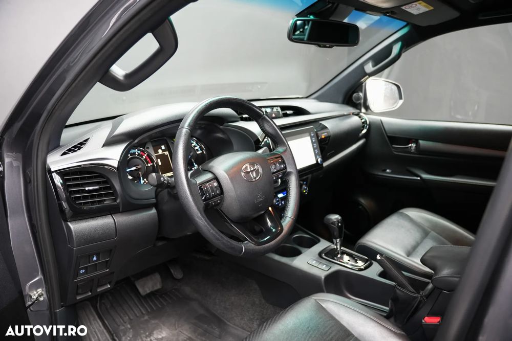 Toyota Hilux 2.8D 204CP 4x4 Double Cab AT Invincible - 7