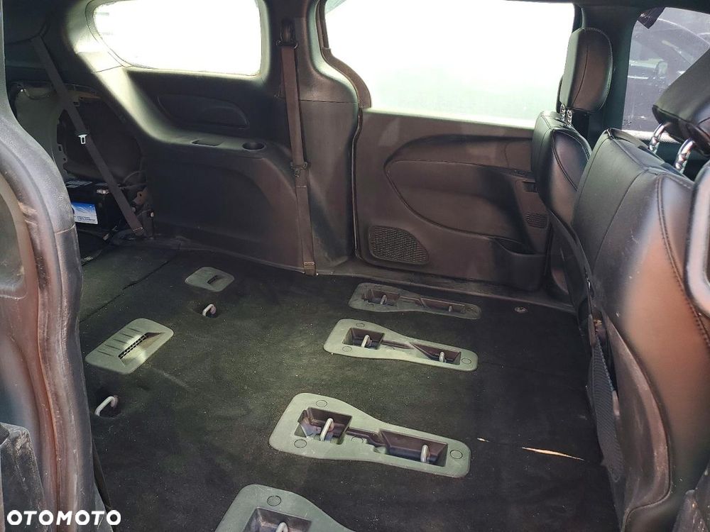 Chrysler Pacifica - 7
