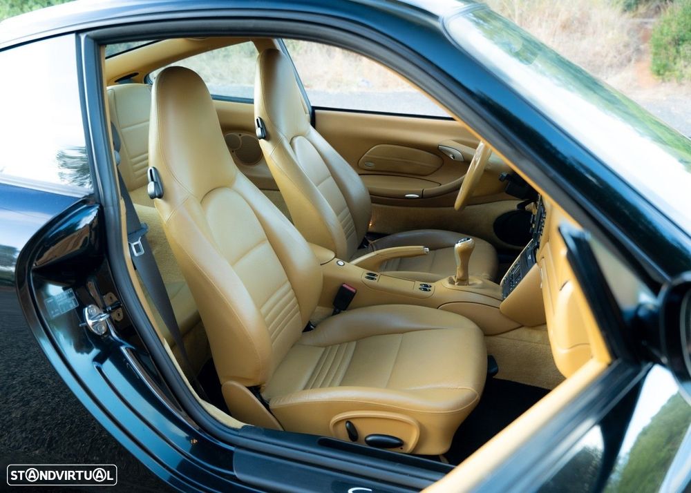 Porsche 911 (996) Carrera - 19