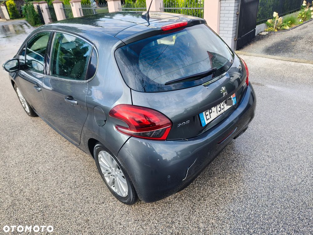 Peugeot 208 1.2 PureTech Allure - 12