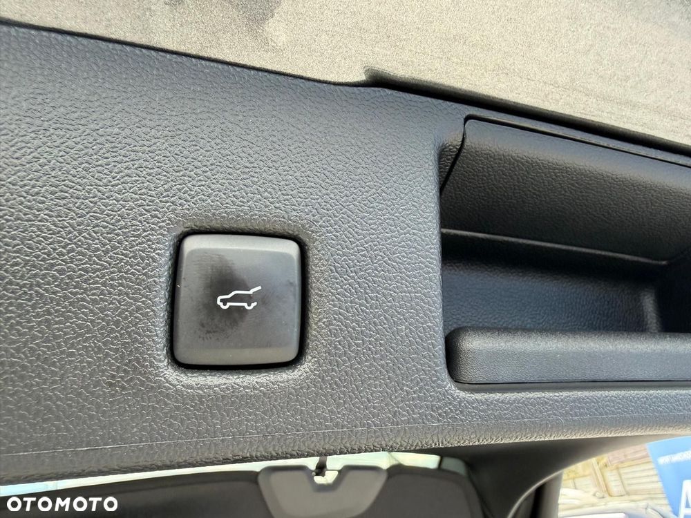 Ford Kuga 2.5 Duratec PHEV ST-LINE - 34