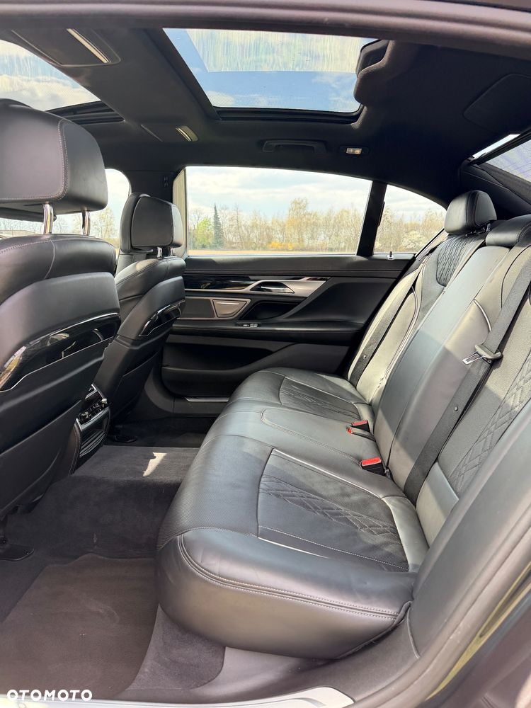 BMW Seria 7 740Li xDrive - 13