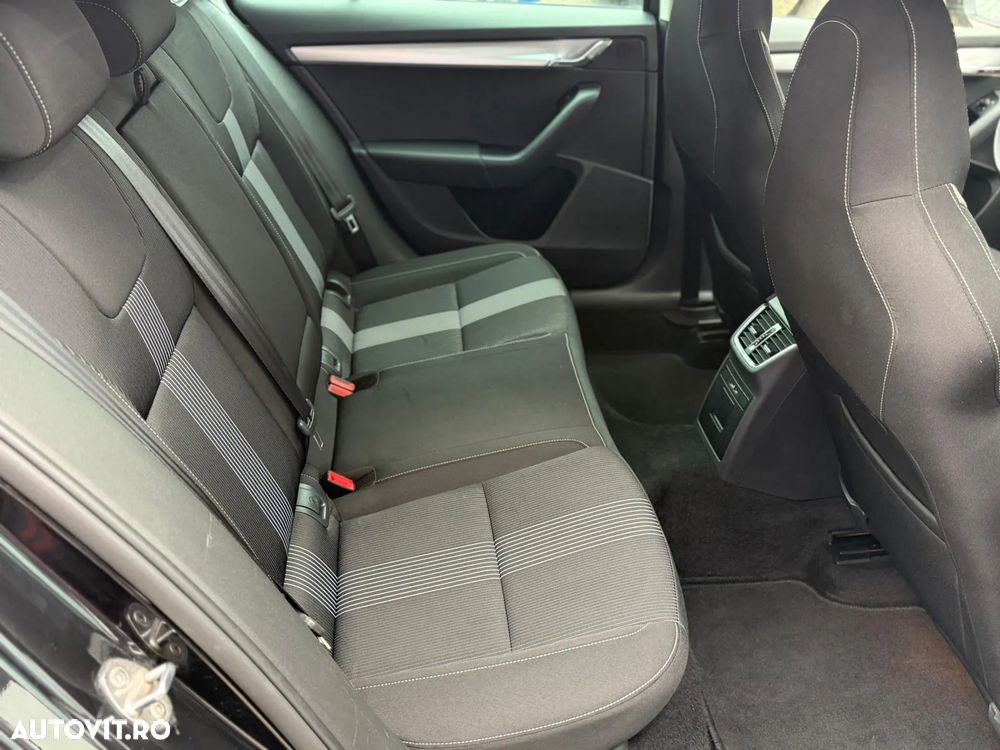Skoda Octavia Combi Diesel 1.6 TDI Ambition - 26