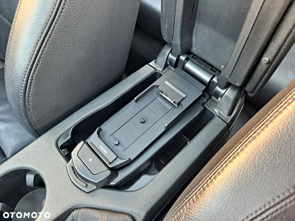 BMW X1 sDrive18i Sport Line - 31