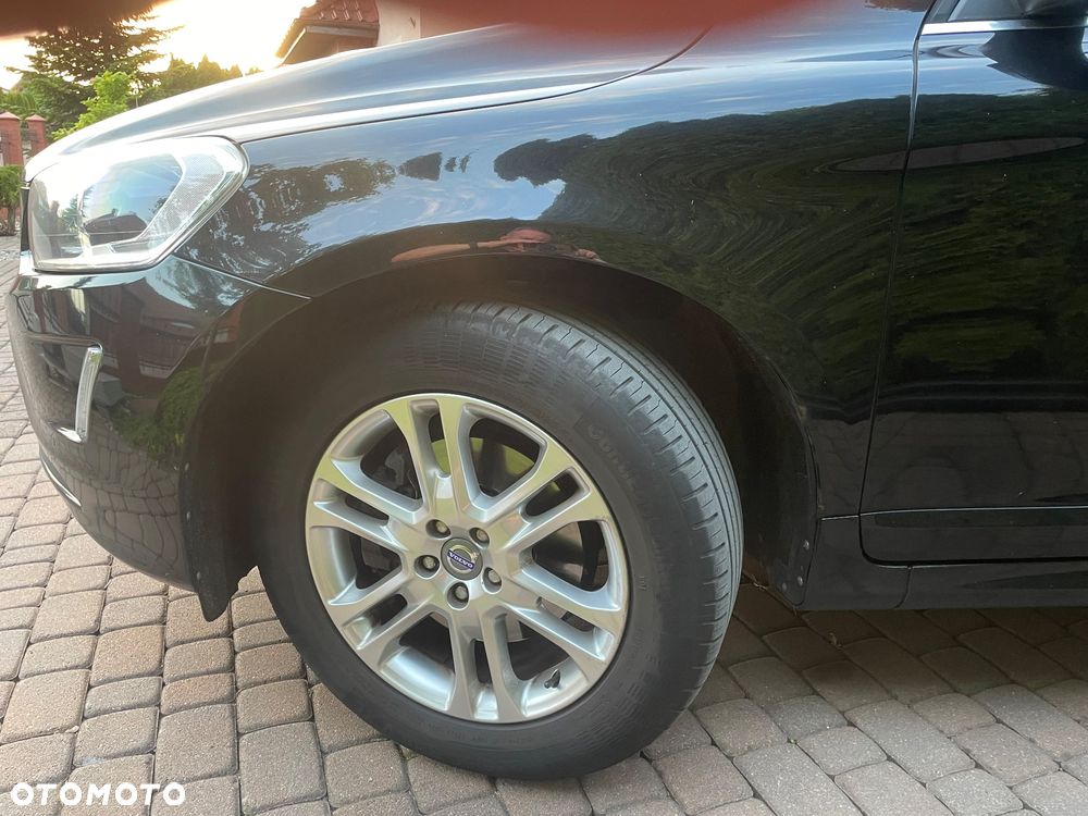 Volvo XC 60 D5 AWD Momentum - 13