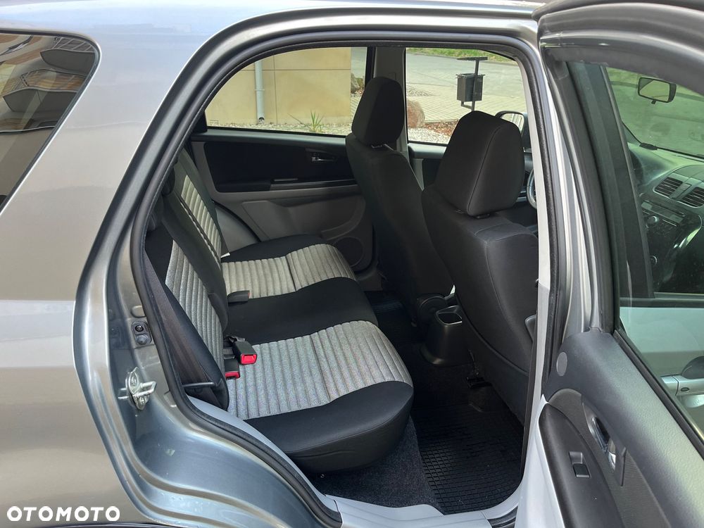 Suzuki SX4 1.6 Premium - 10