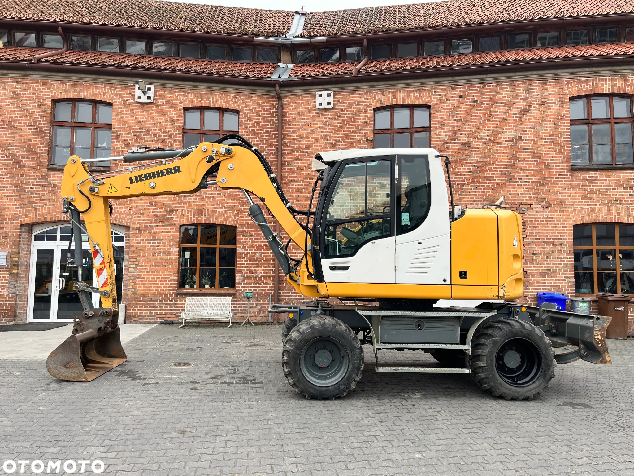 Liebherr A 910 COMPACT - 2