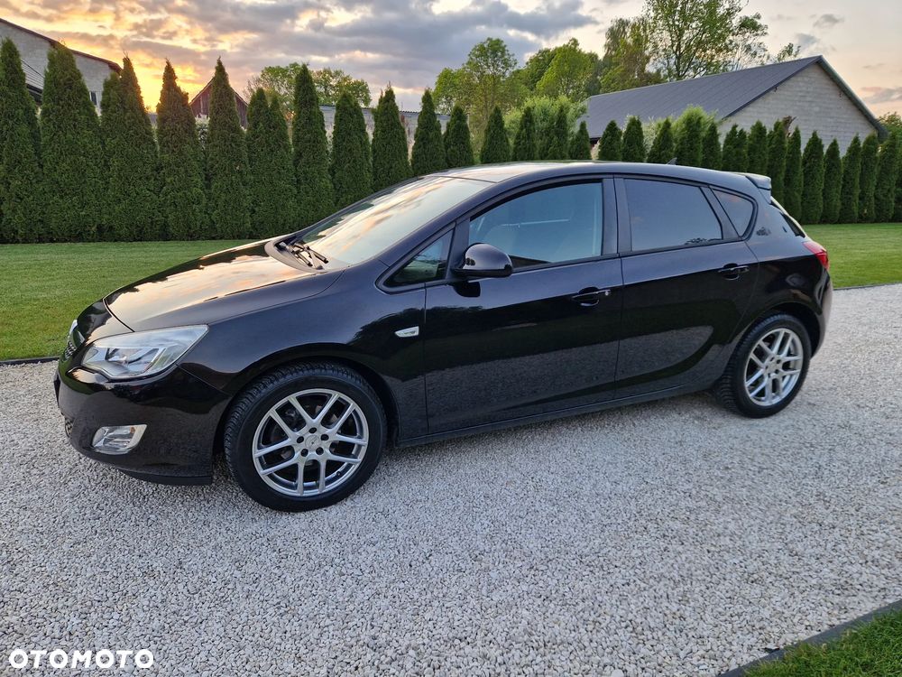 Opel Astra 1.6 NAVI - 11