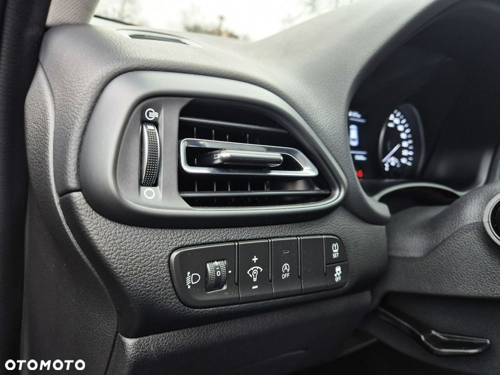 Hyundai i30 1.5 T-GDI 48V Smart - 17