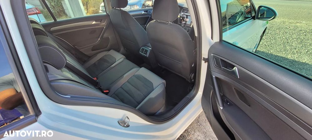 Volkswagen Golf - 13