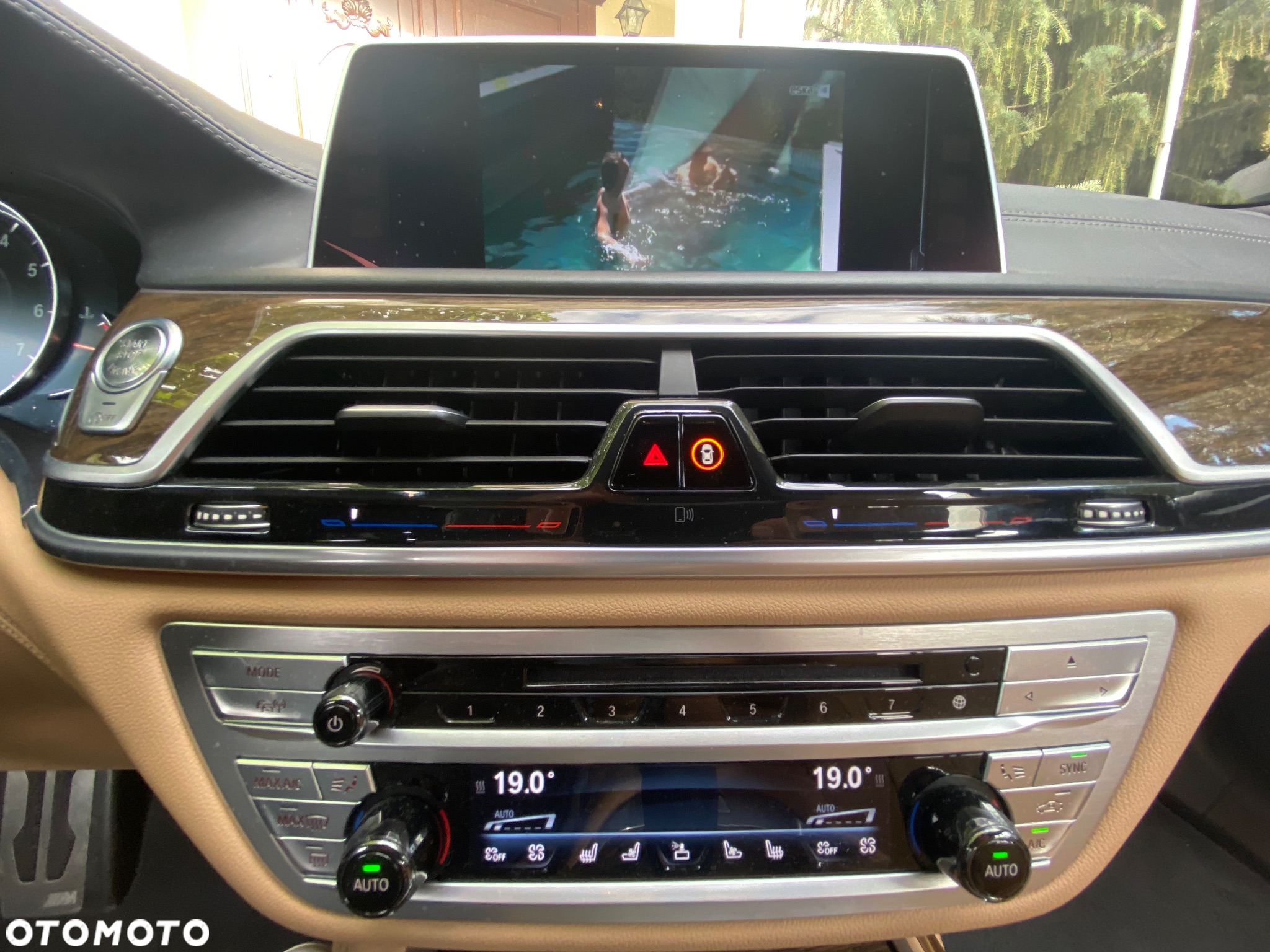 BMW Seria 7 750Li xDrive - 16
